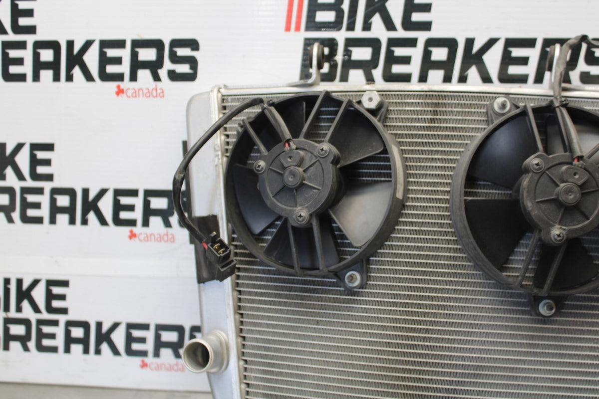 16 APRILIA TUONO V4 1100 ENGINE RADIATOR MOTOR COOLER COOLING RADIATER BB905