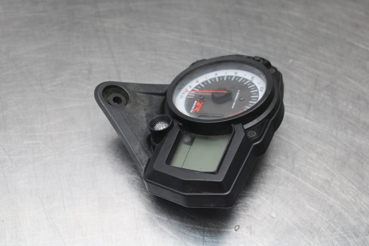 08-10 SUZUKI GSXR 600 SPEEDO GAUGES DISPLAY CLUSTER SPEEDOMETER TACHOMETER BB803