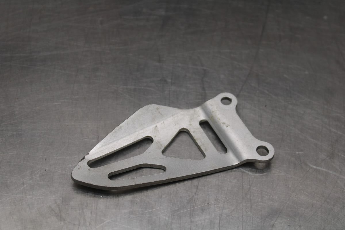 11-24 SUZUKI GSXR750 RIGHT REARSET REAR SET HEEL GUARD COVER BB810