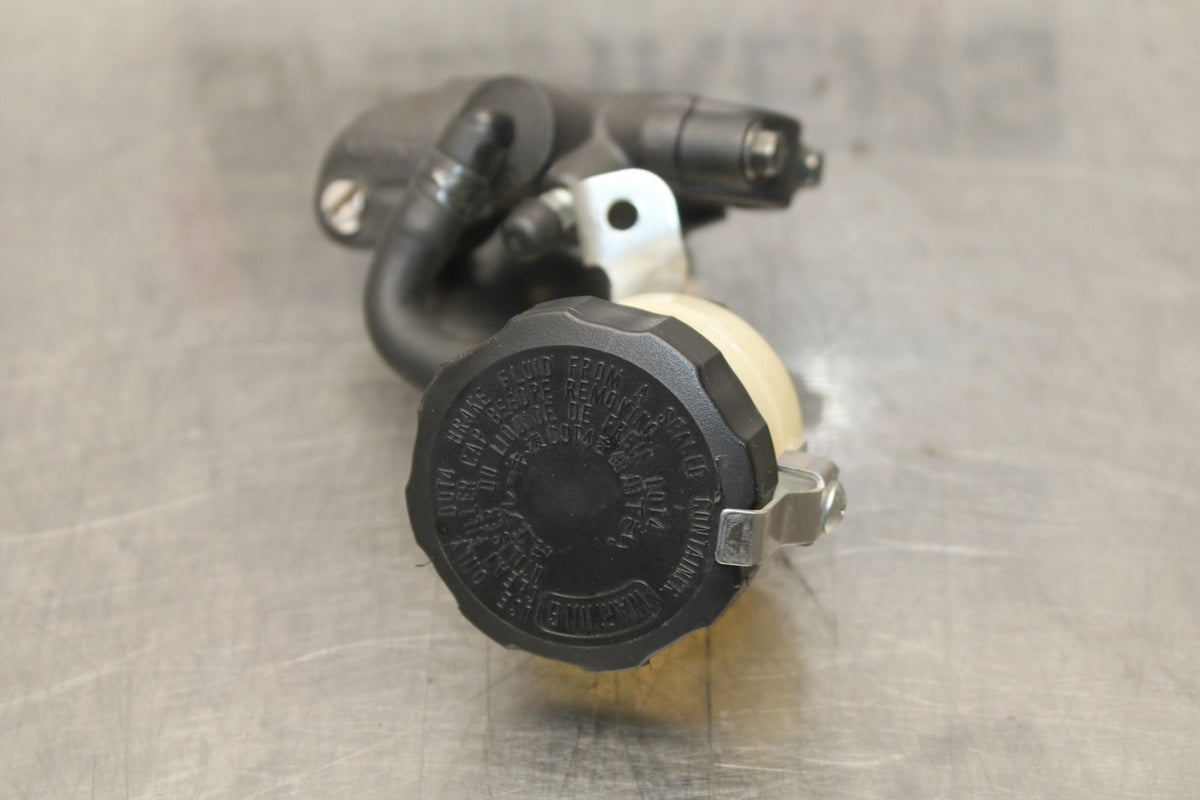 08-10 SUZUKI GSXR 600 FRONT BRAKE MASTER CYLINDER BB765