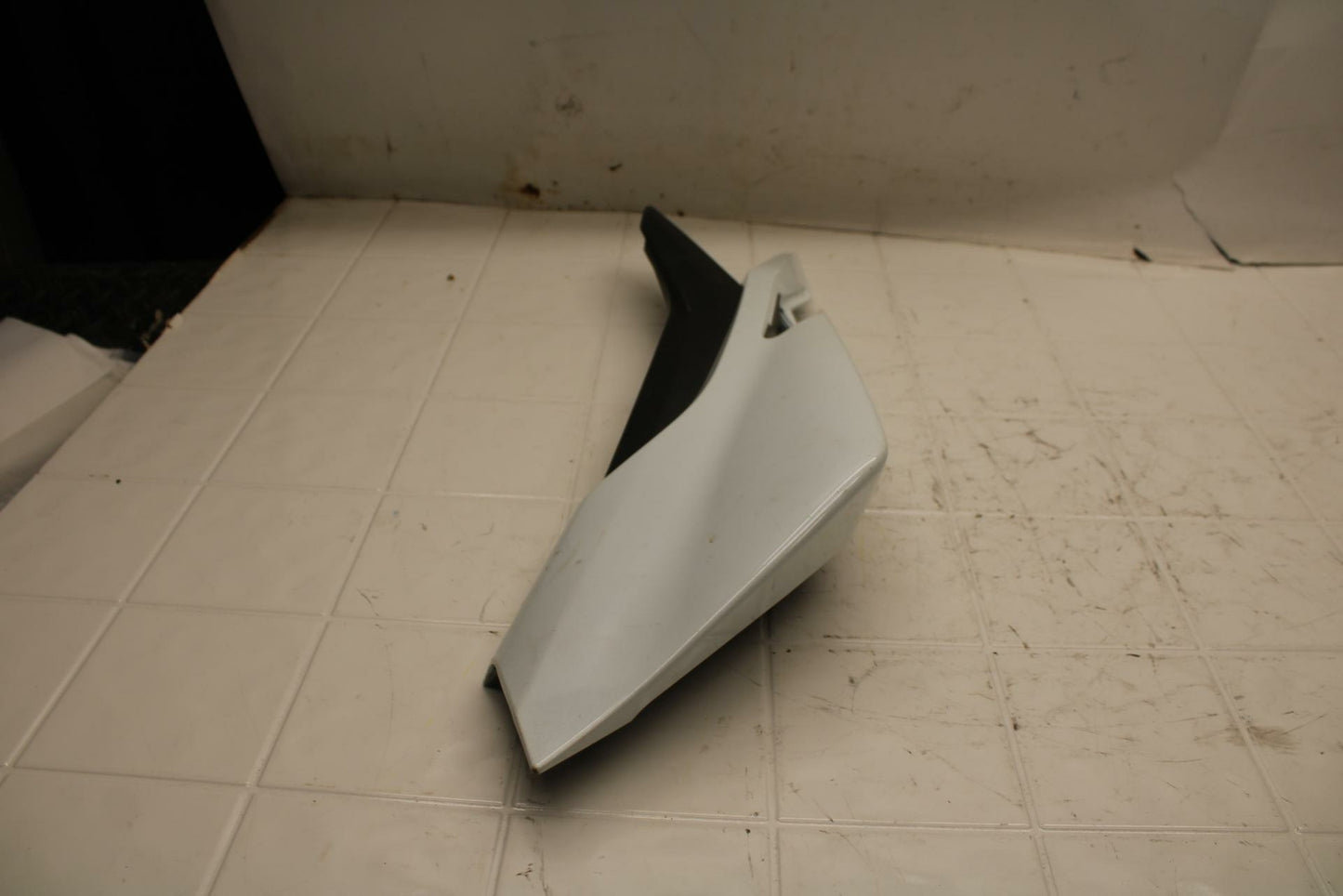 15-16 HONDA CB300F RIGHT REAR BACK TAIL FAIRING COWL SHROUD BB05