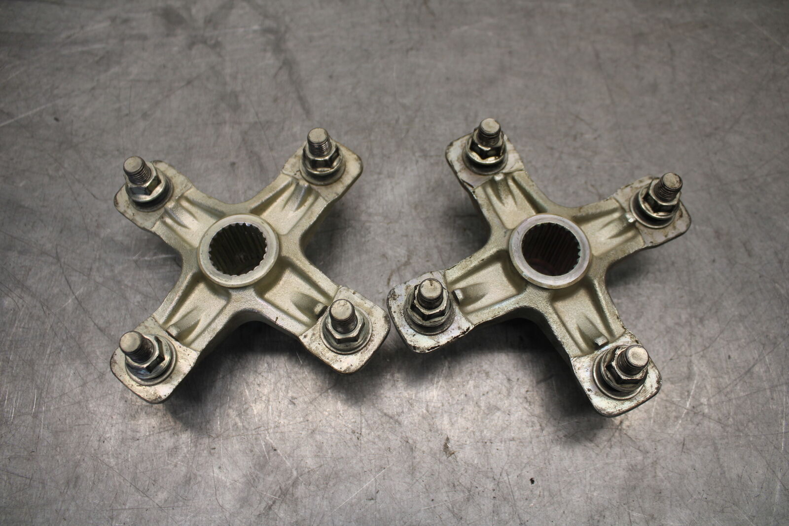 09-24 YAMAHA RAPTOR 700R REAR BACK WHEEL RIGHT LEFT HUBS HUB SET BB654