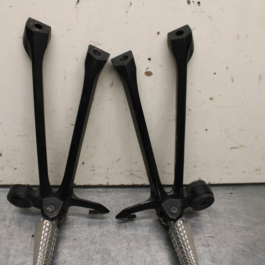 2011 Suzuki GSXR1000 REAR FOOT RESTS PEGS STEPS SET PAIR BB96