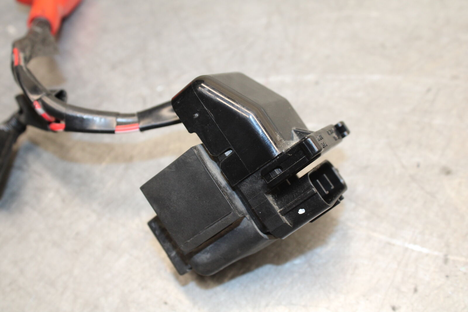 16 KAWASAKI NINJA ZX10R STARTER RELAY  27010-0773 BB650