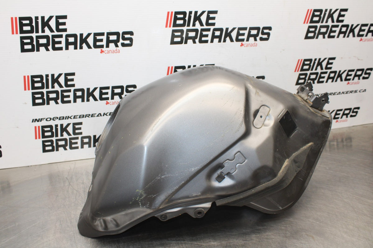 13 YAMAHA YZF R1 GAS TANK FUEL CELL PETROL RESERVOIR BB781