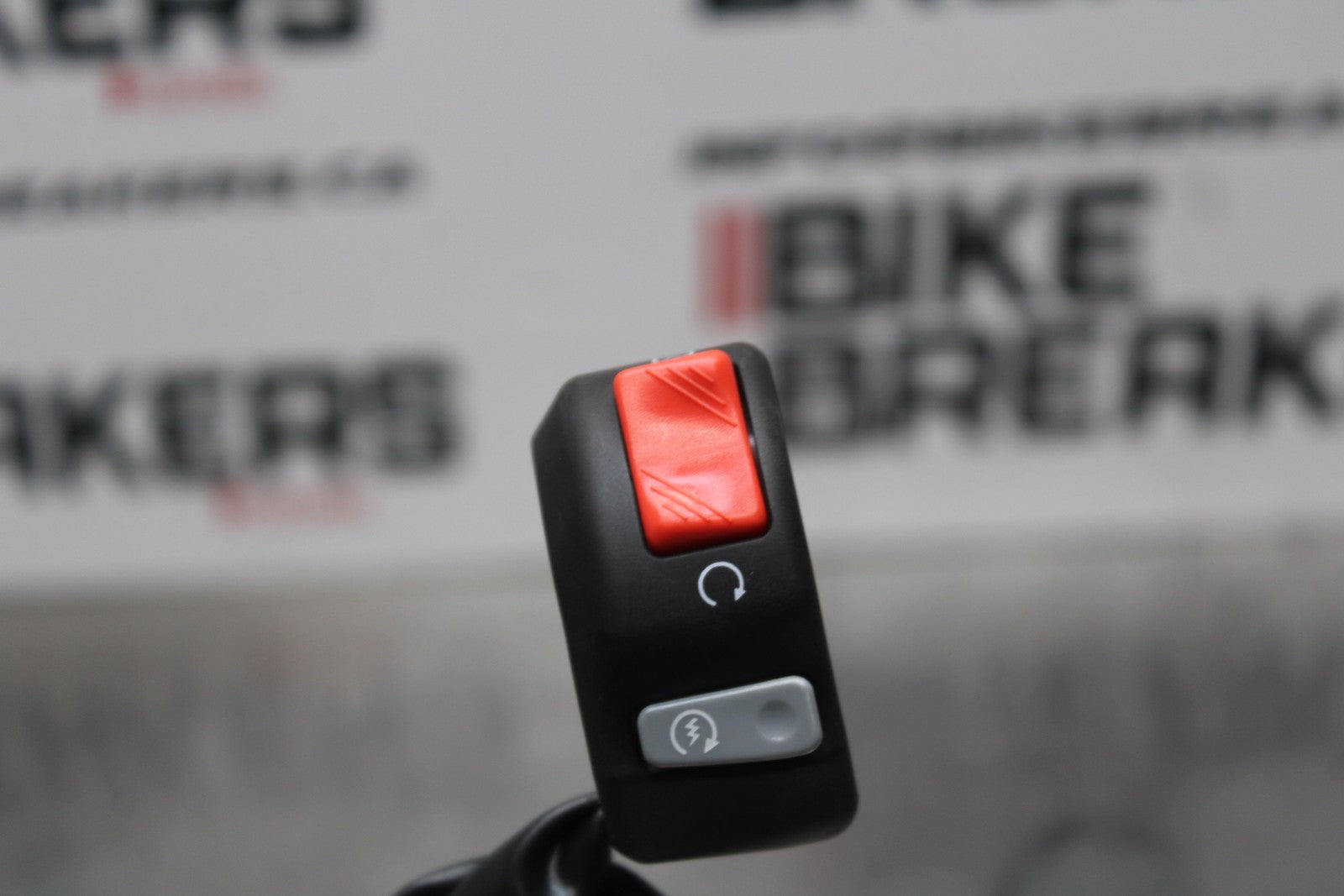 23-24 KAWASAKI NINJA ZX14R NEW!! RIGHT CLIP KILL OFF START SWITCH BB764