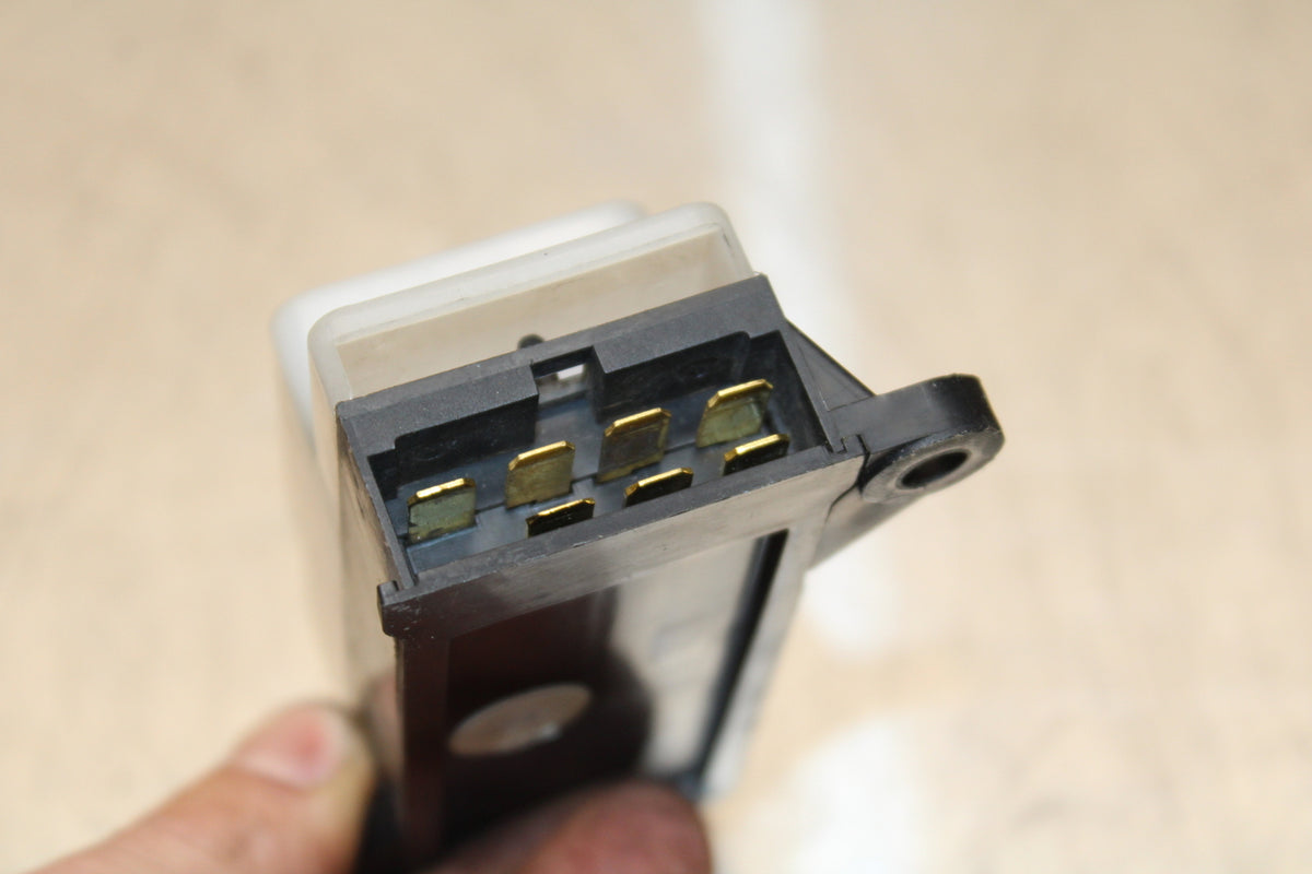 86 SUZUKI GS750ES RELAY ASSEMBLY FUSE BOX BB140