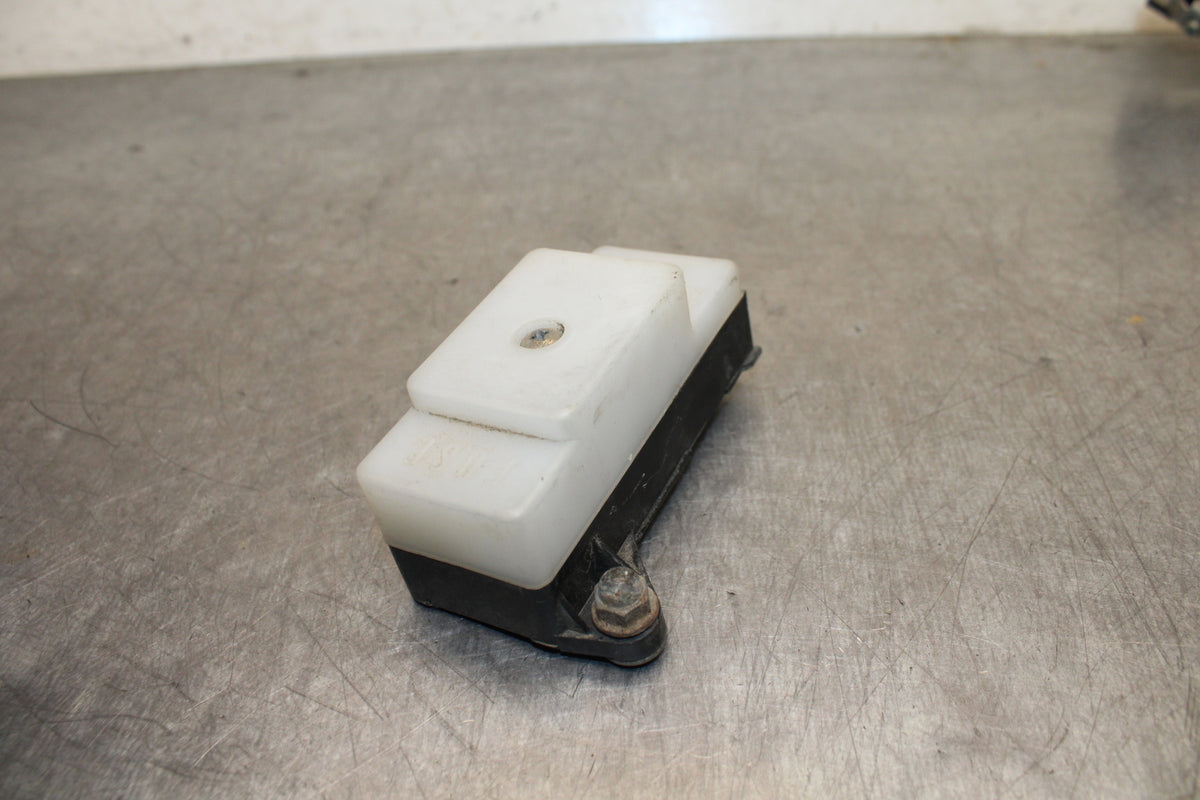 91-92 SUZUKI GSXR750 M  RELAY ASSEMBLY FUSE BOX BB125