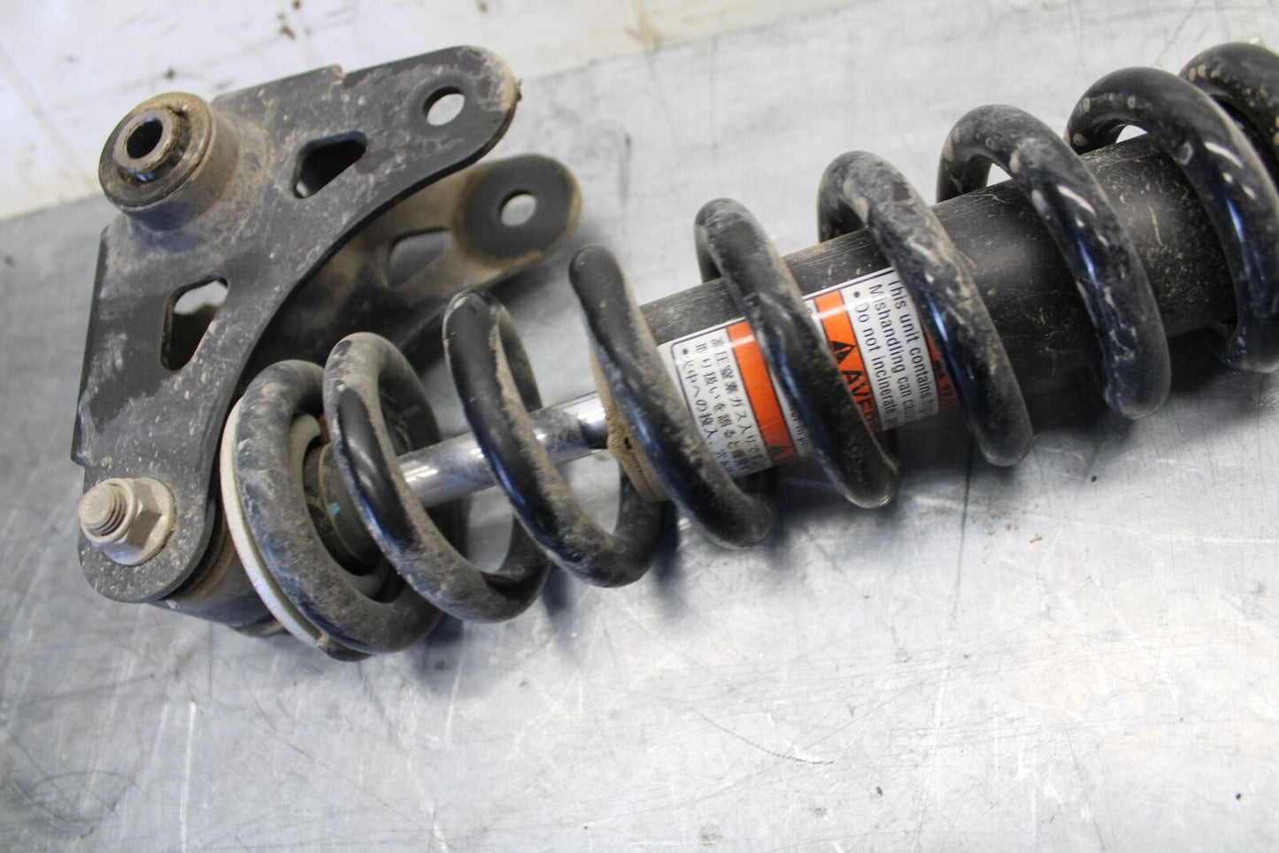 18 KAWASAKI Z 400 REAR BACK SHOCK ABSORBER SUSPENSION BB469