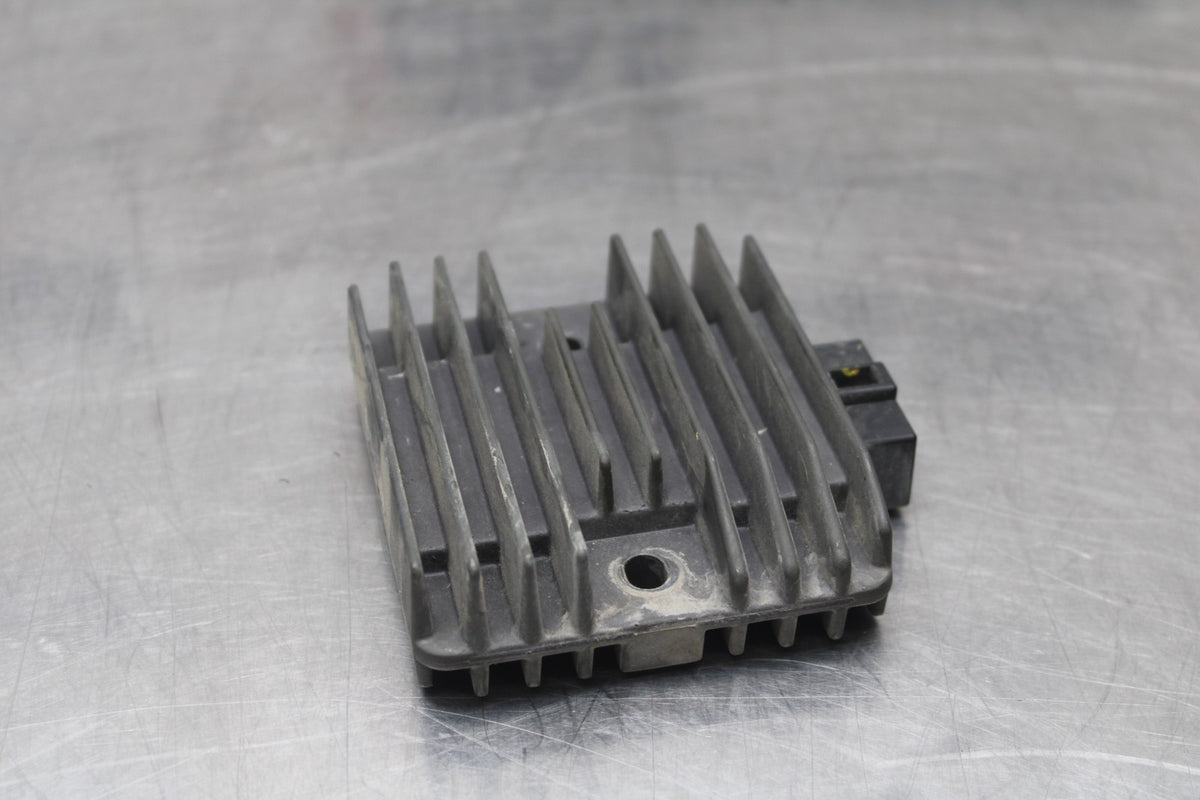 08-09 YAMAHA YZF R6S RECTIFIER VOLTAGE REGULATOR BB796