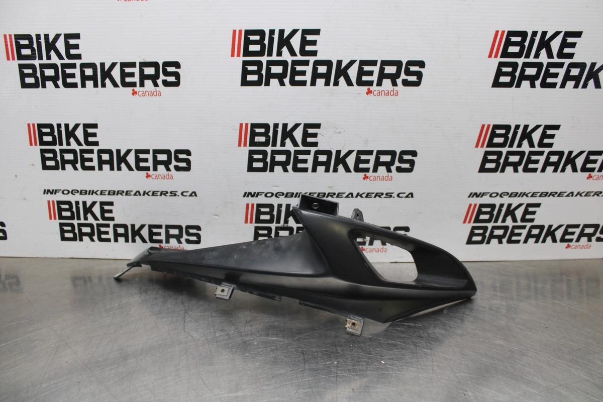 06-07 SUZUKI GSXR750 RIGHT FRONT DUCT COVER PANEL COWL BB811