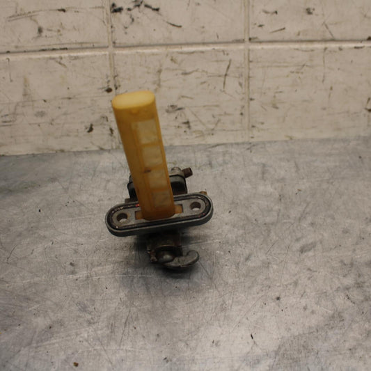 1984 Suzuki GS1150EF FUEL GAS TANK PETCOCK SHUT ON OFF VALVE BB29