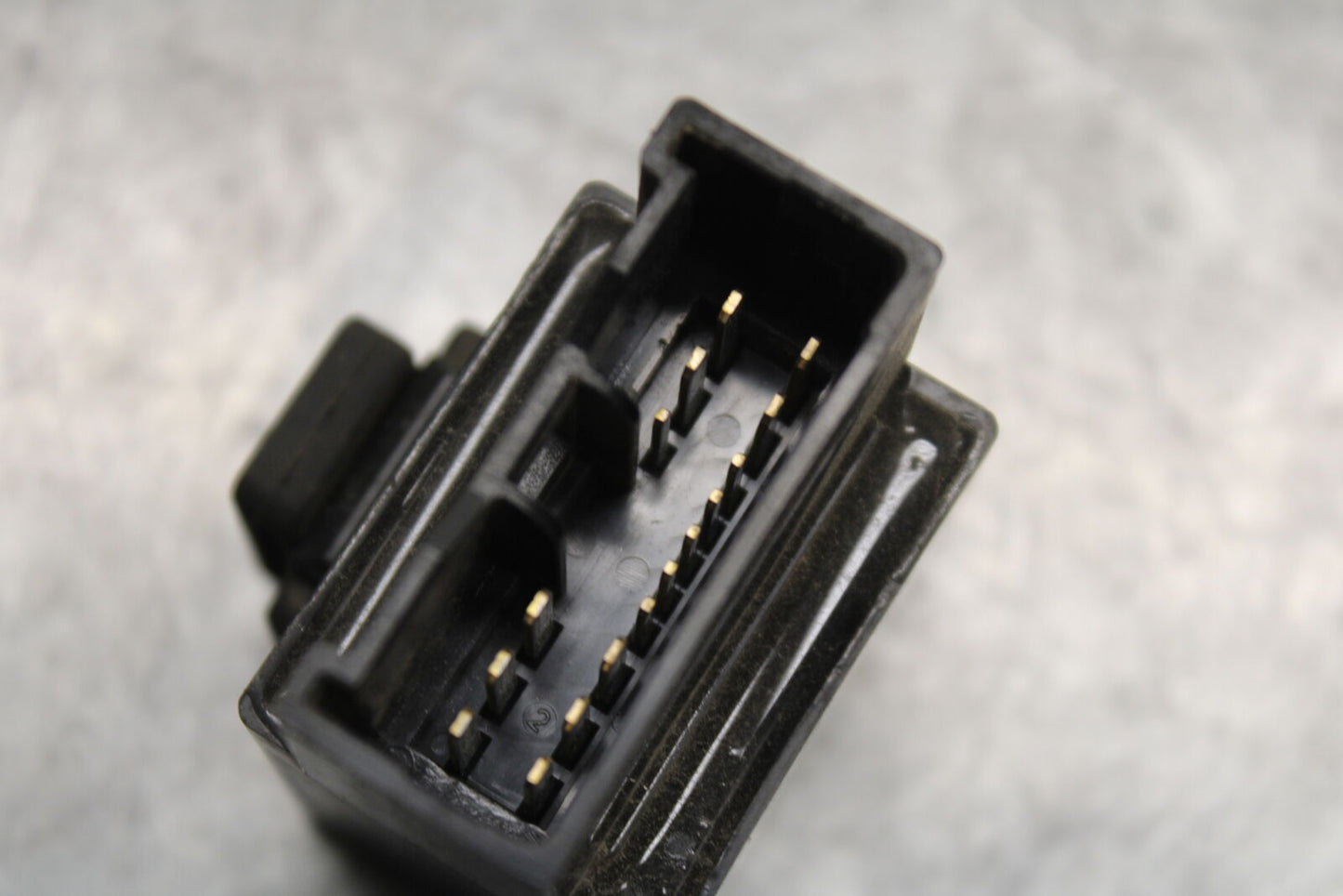 04-06 YAMAHA YZF R1 RELAY ASSEMBLY FUSE BOX BB659