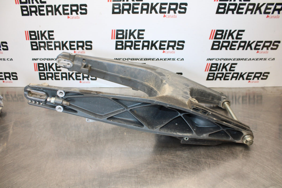17-22 KTM 390 DUKE REAR SWINGARM BACK SUSPENSION SWING ARM BB180