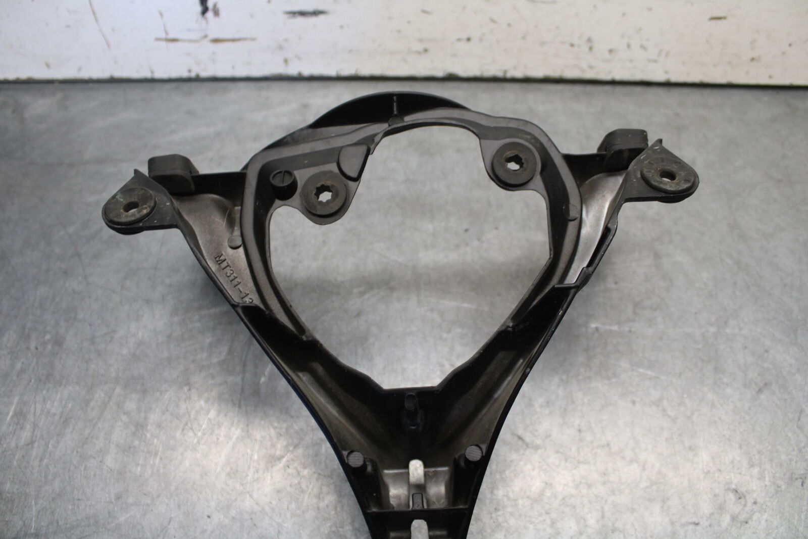 05-06 SUZUKI GSXR1000 UPPER FAIRING MIRROR GAUGES STAY BRACKET 94511-41G00 BB663