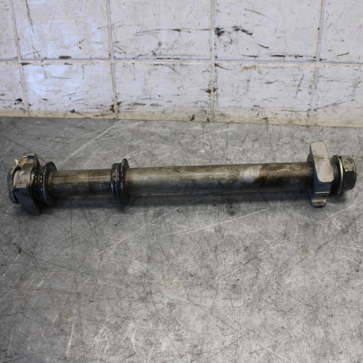2007 Honda CBR600RR REAR AXLE BACK WHEEL RIM PIVOT BOLT AXEL 42301-MEE-D00 BB536
