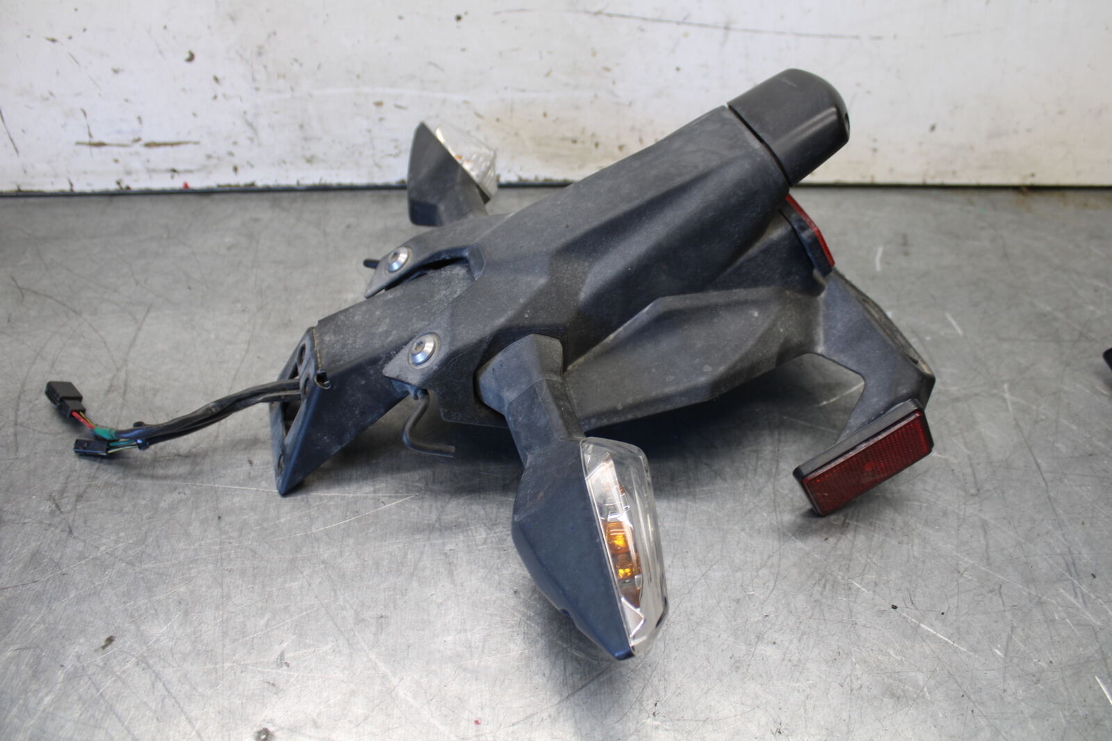 19-22 KAWASAKI Z400 REAR BACK FENDER MUD GUARD BB708