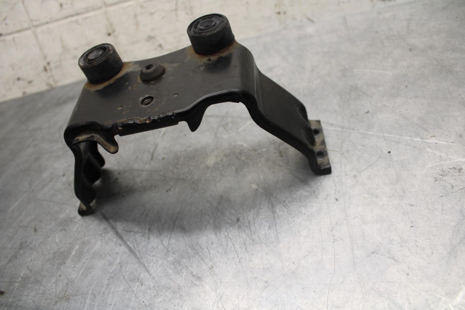 2005 Kawasaki Ninja 500R EX500D GAS TANK FUEL CELL PETROL RESERVOIR BRACKET BB36