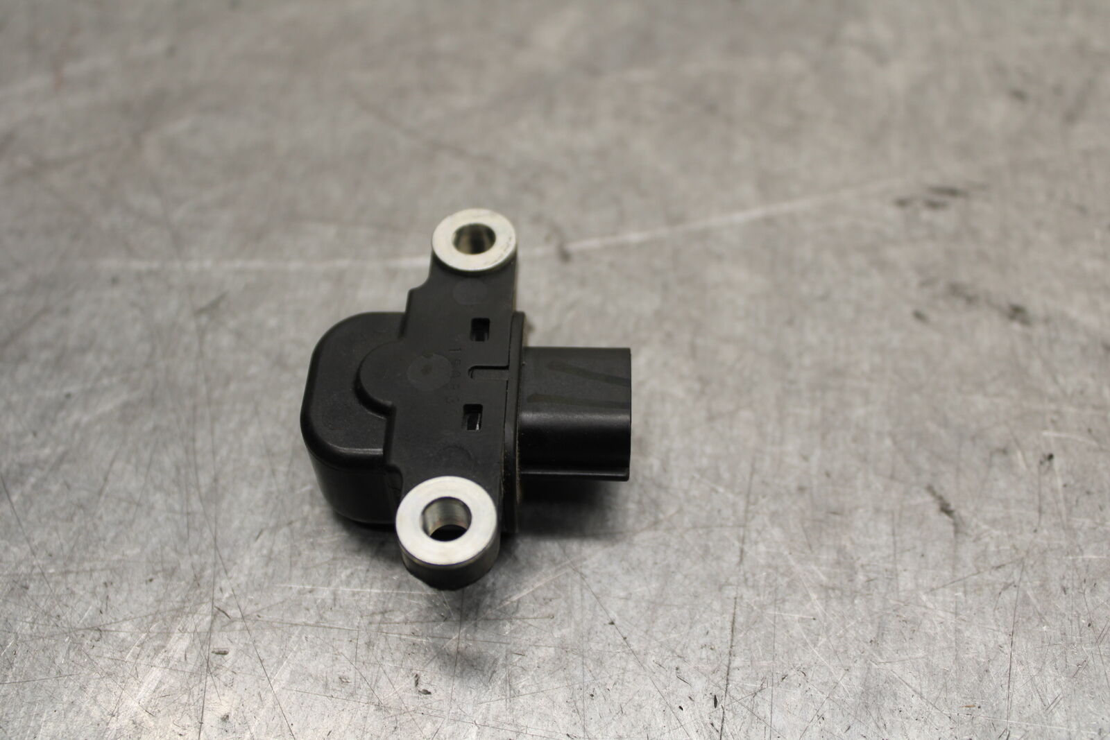 16 KAWASAKI NINJA ZX10R TIP OVER ANGLE CRASH SENSOR SWITCH  21176-0026 BB650