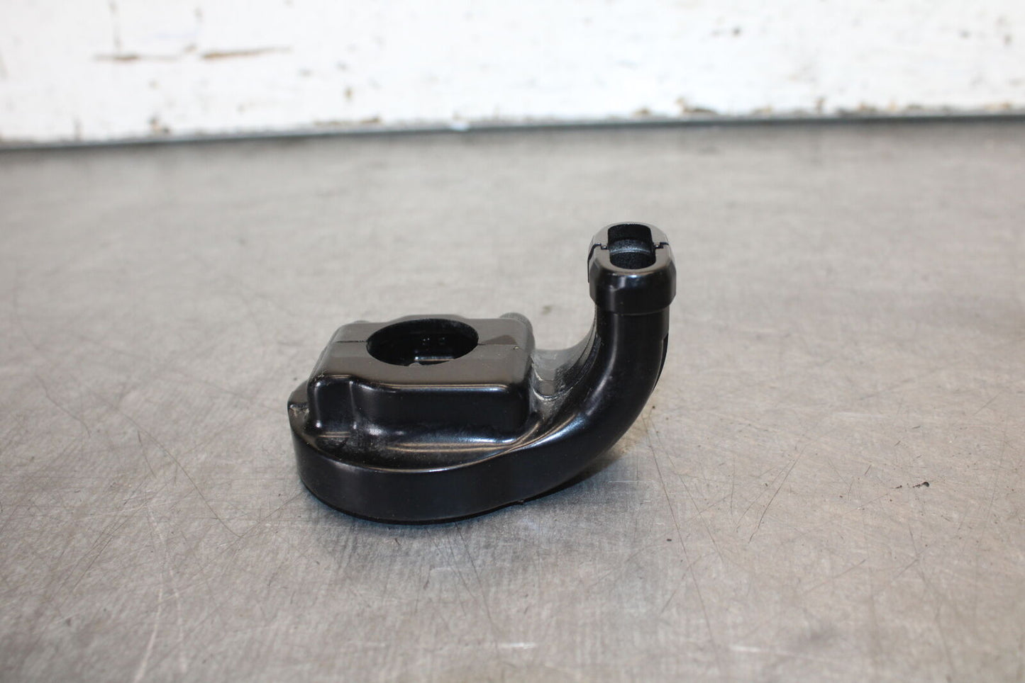 09-14 YAMAHA YZF R1 THROTTLE CABLE LINE HOUSING GUIDE BB696