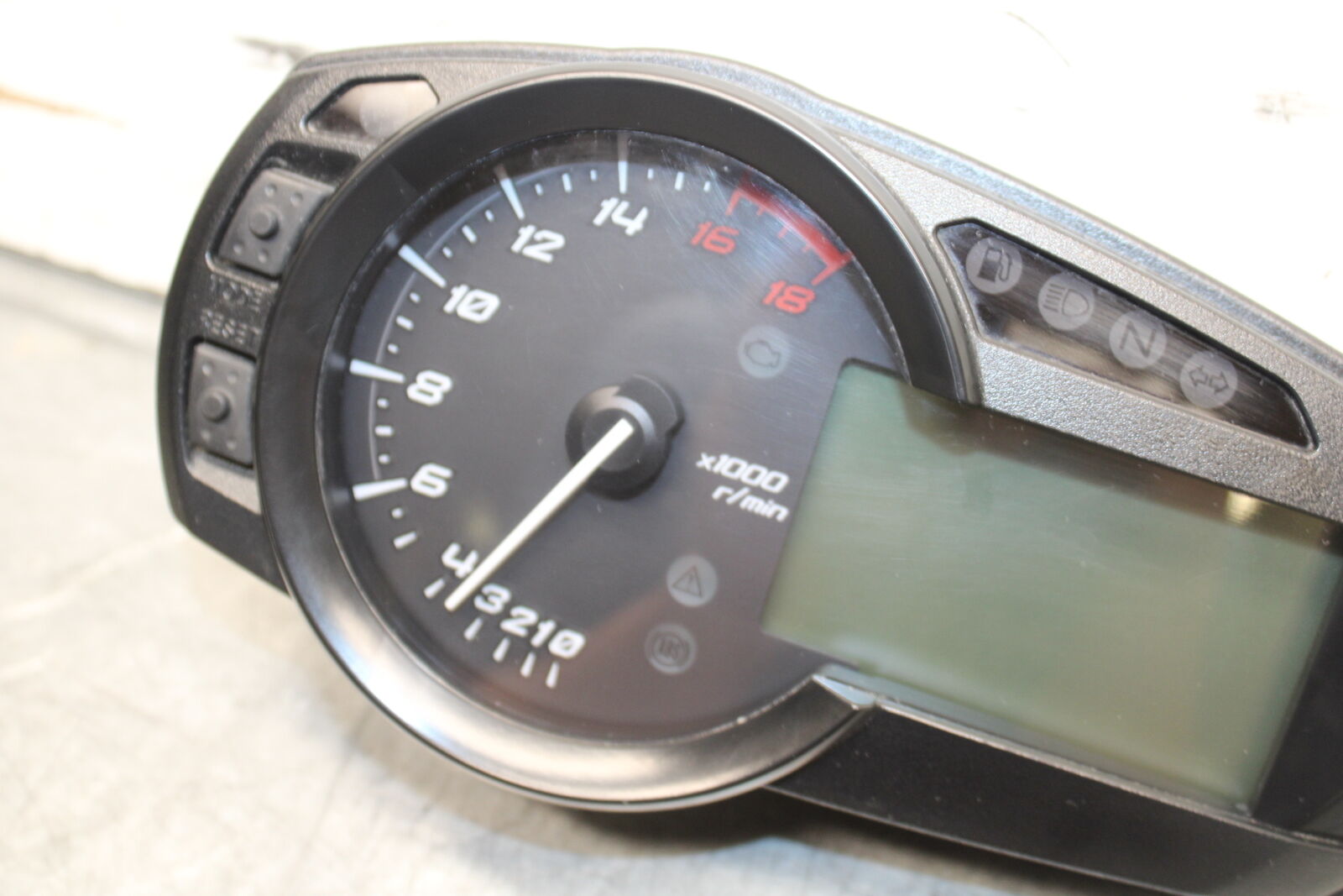 13-18 KAWASAKI NINJA ZX6R SPEEDO TACH GAUGES DISPLAY CLUSTER SPEEDOMETER BB666