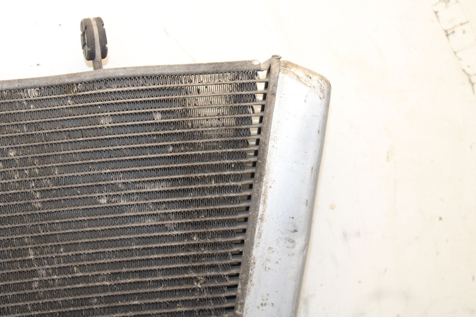 05-06 SUZUKI GSXR1000 ENGINE RADIATOR MOTOR COOLER COOLING 17710-41G00 BB677
