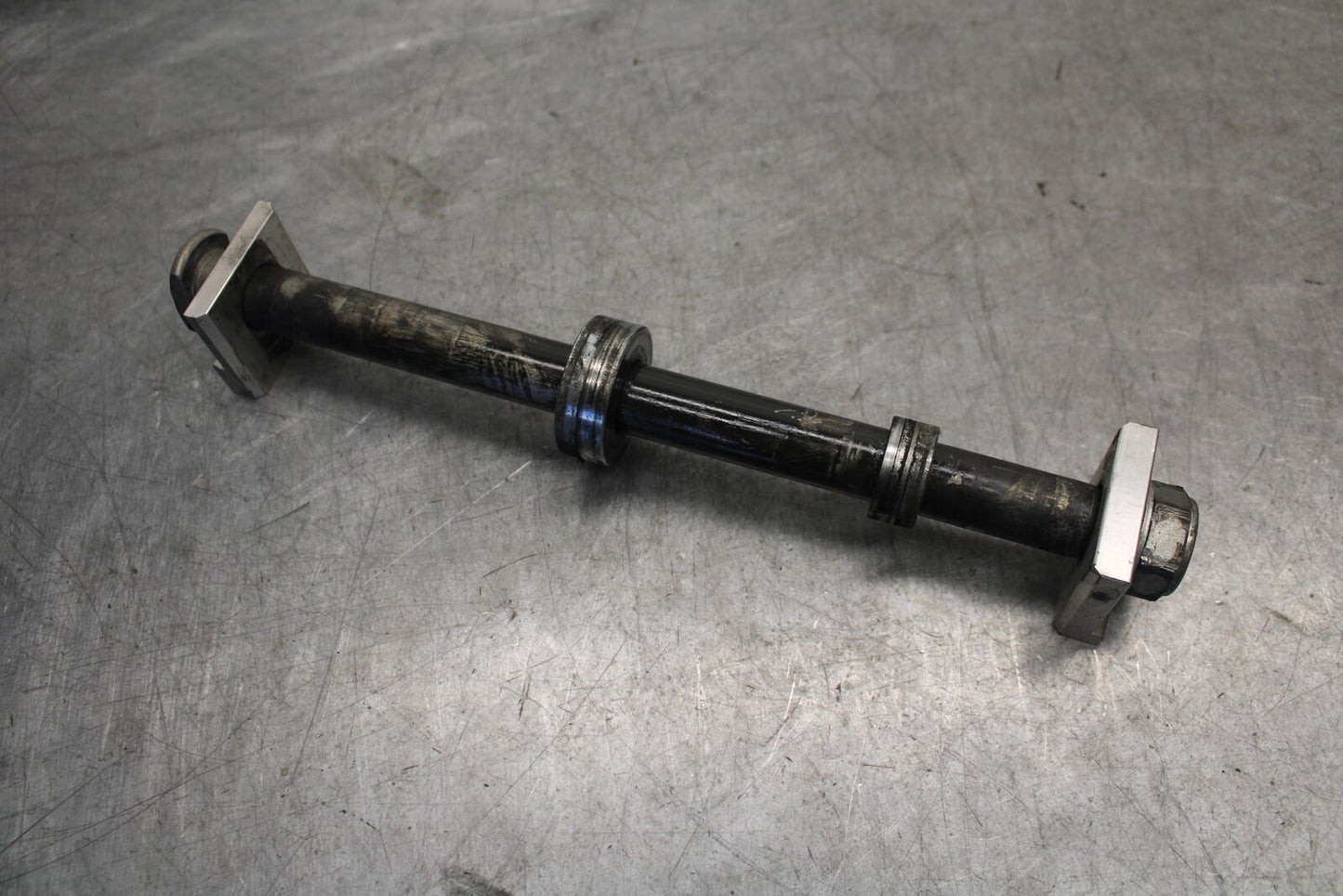 16-21 YAMAHA XSR900 REAR AXLE BACK WHEEL RIM PIVOT BOLT AXEL BB664