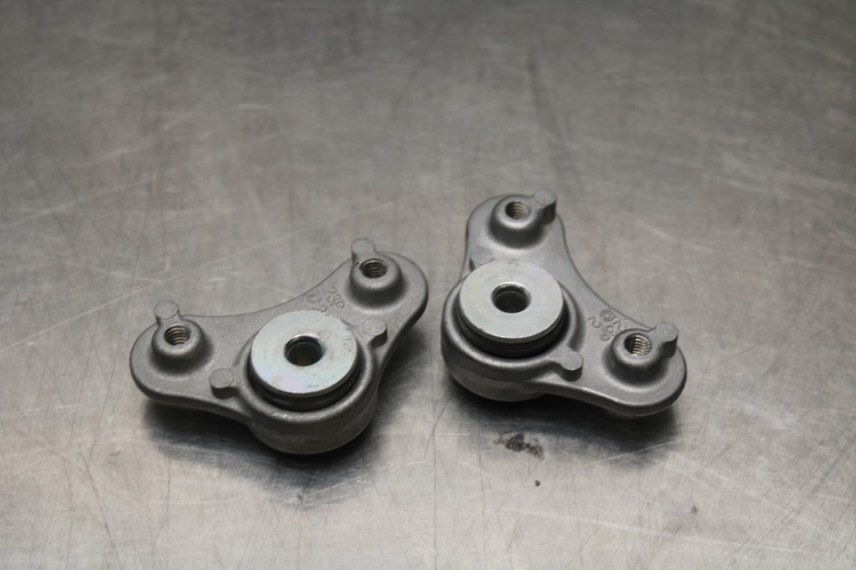 18 YAMAHA SUPER TENERE FRONT GAS TANK BRACKET MOUNT SET PAIR BB832