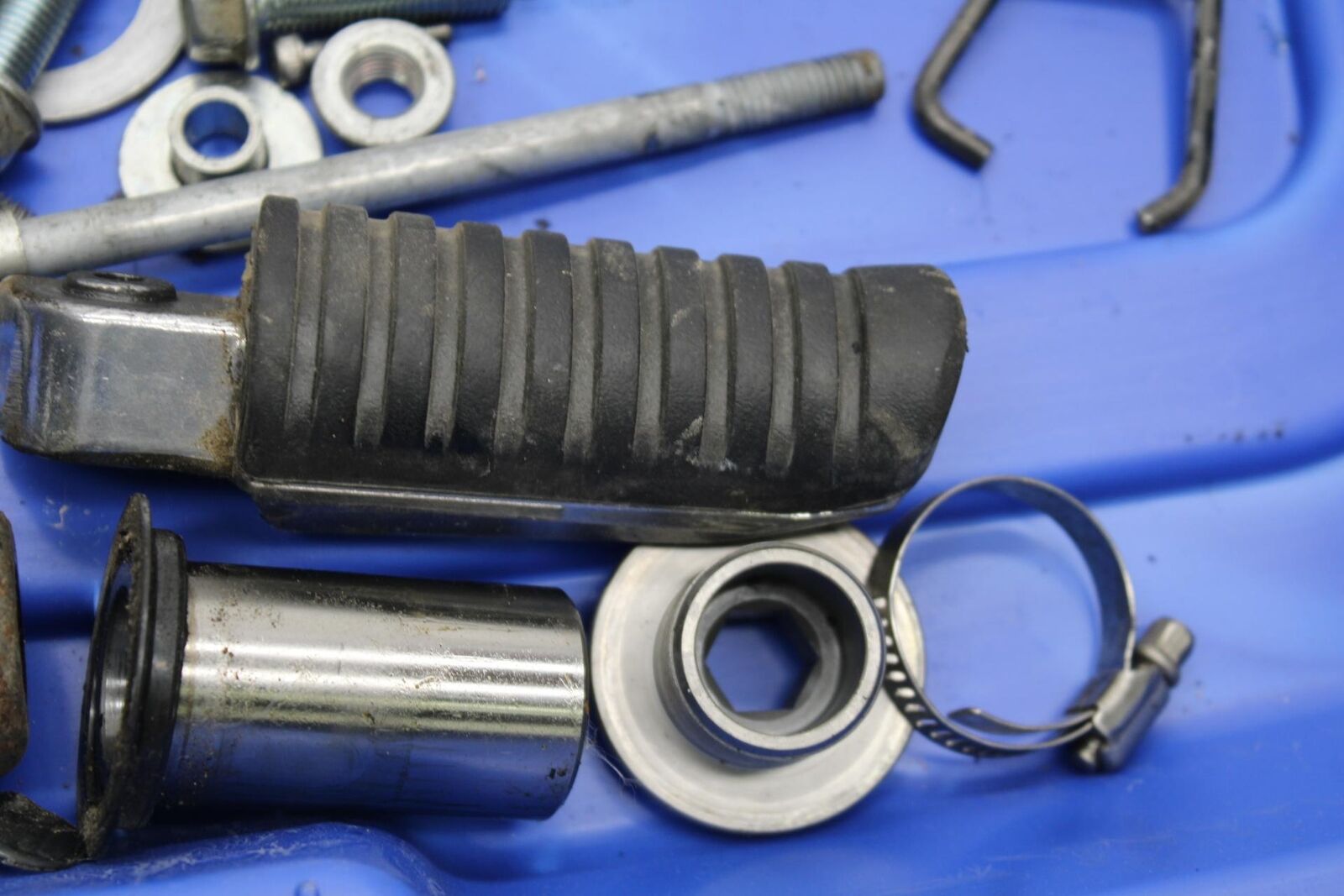 2014 Kawasaki Ninja 650 EX650E ENGINE MOUNTING AND MISC BOLTS HARDWARE BB569