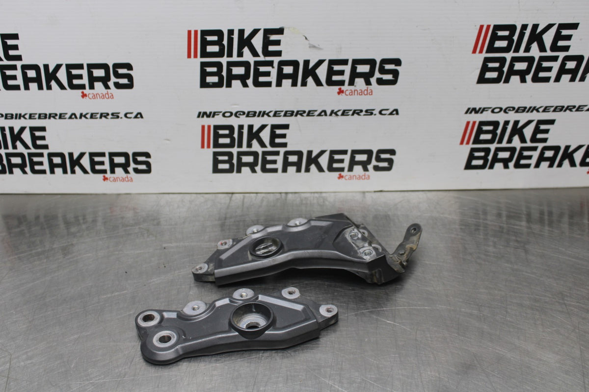 22-25 YAMAHA YZF R7 LEFT RIGHT REARSET REAR SET DRIVER PEG BRACKETS MOUNTS BB850