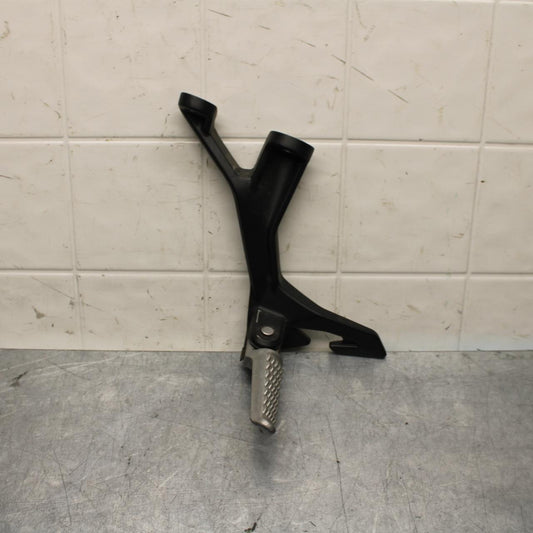 19-22 KAWASAKI Z400 LEFT REAR BACK PASSENGER PEG BB586