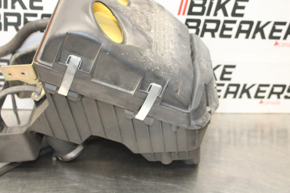 05 DUCATI SUPERSPORT 800 AIRBOX AIR INTAKE FILTER BOX BB913