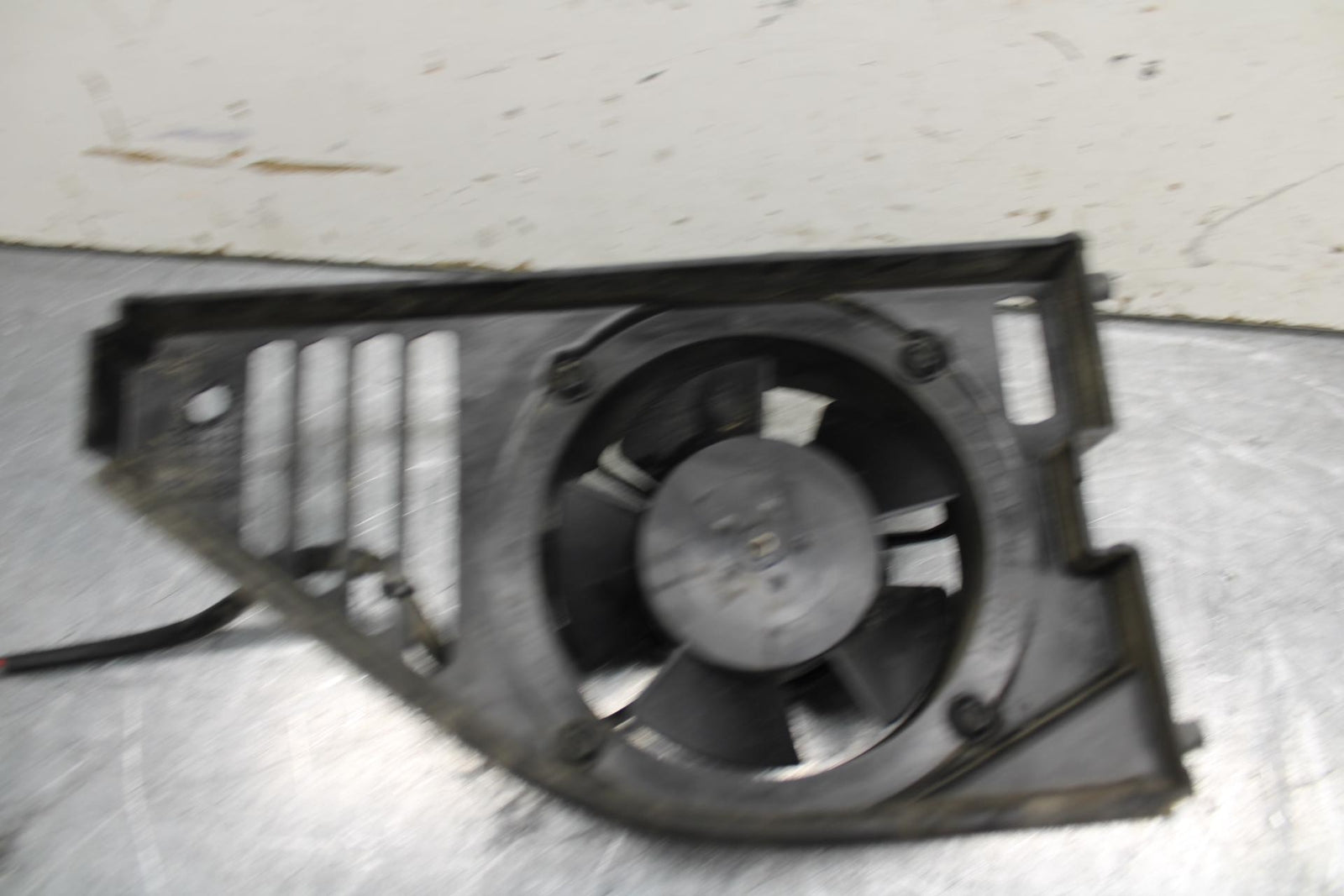 16-18 KTM 690 DUKE ENGINE RADIATOR COOLING FAN BB631