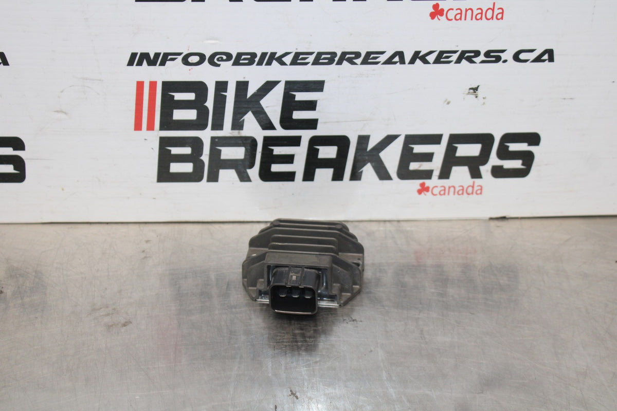 18 YAMAHA YZF R1  RECTIFIER VOLTAGE REGULATOR BB838
