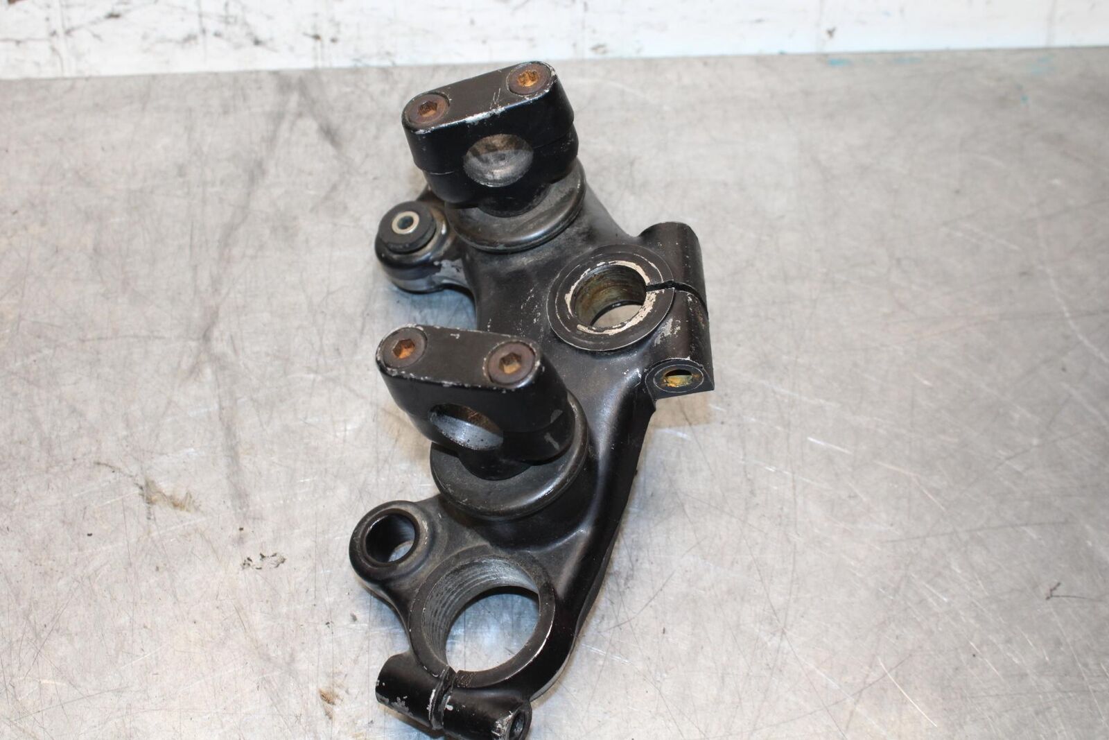 1977 Yamaha XS750 FORKS UPPER TRIPLE TREE CLAMP 1J7-23435-01-98 BB554