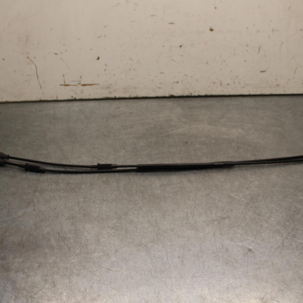 21 KAWASAKI NINJA ZX6R THROTTLE CABLES LINES BB647