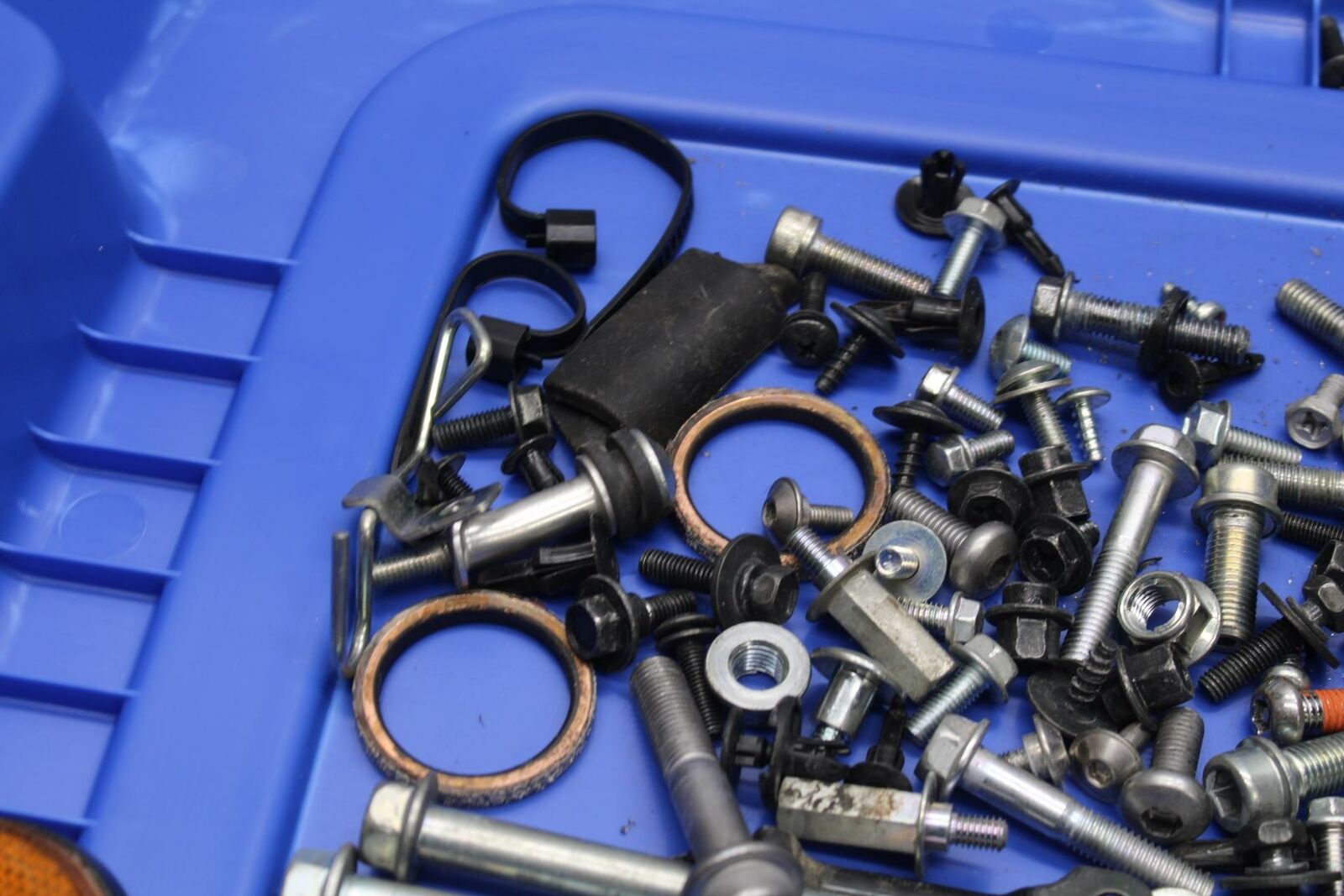 11-19 SUZUKI GSXR600 BOLTS HARDWARE MOTOR SCREWS BB371