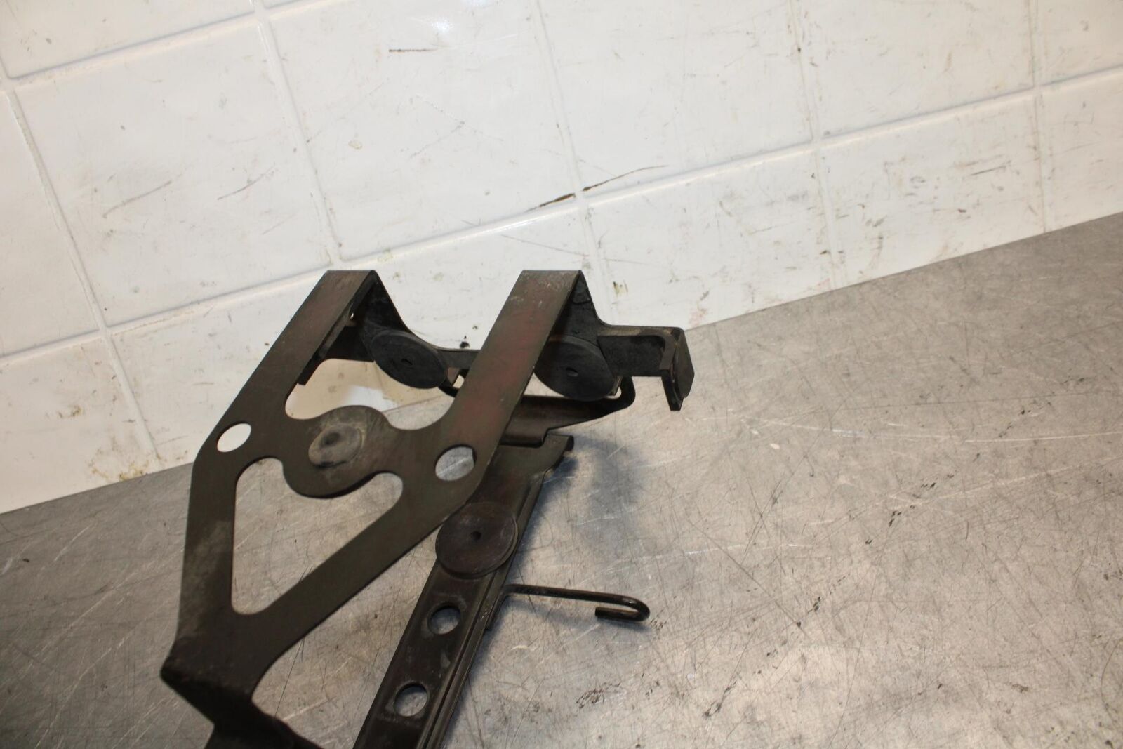 2001 Honda ST1100 BATTERY BOX  CLAMP STRAP BB77