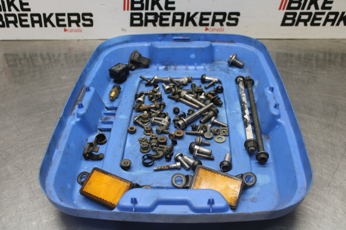 03 YAMAHA YZF R1 MOUNTING BOLTS HARDWARE SCREWS BB895