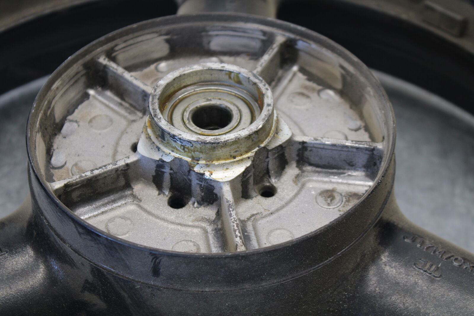 04-05 SUZUKI GSXR600 REAR WHEEL BACK RIM BB32