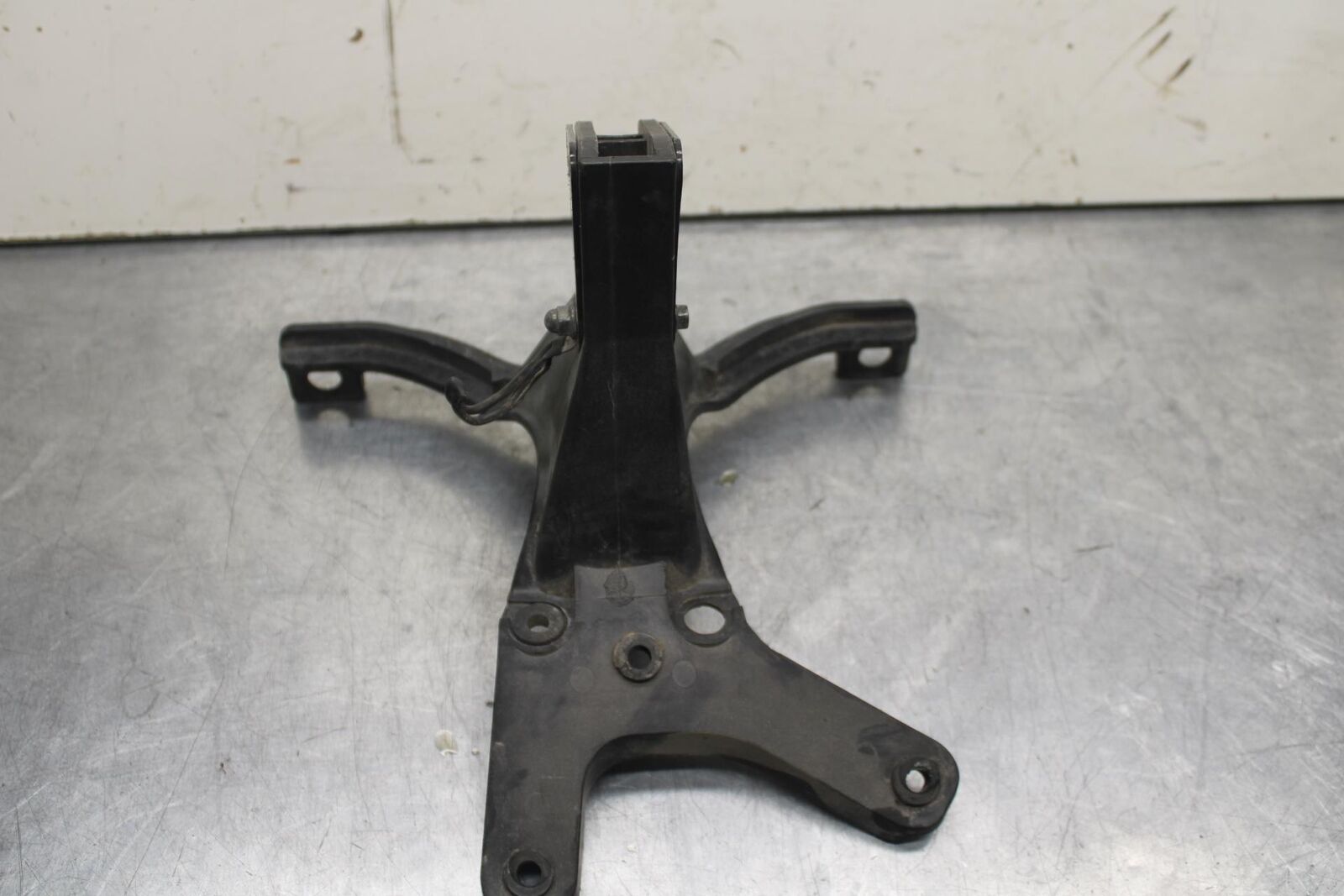 1999 Suzuki GSXR600 UPPER FAIRING MIRROR GAUGES STAY BRACKET BB608