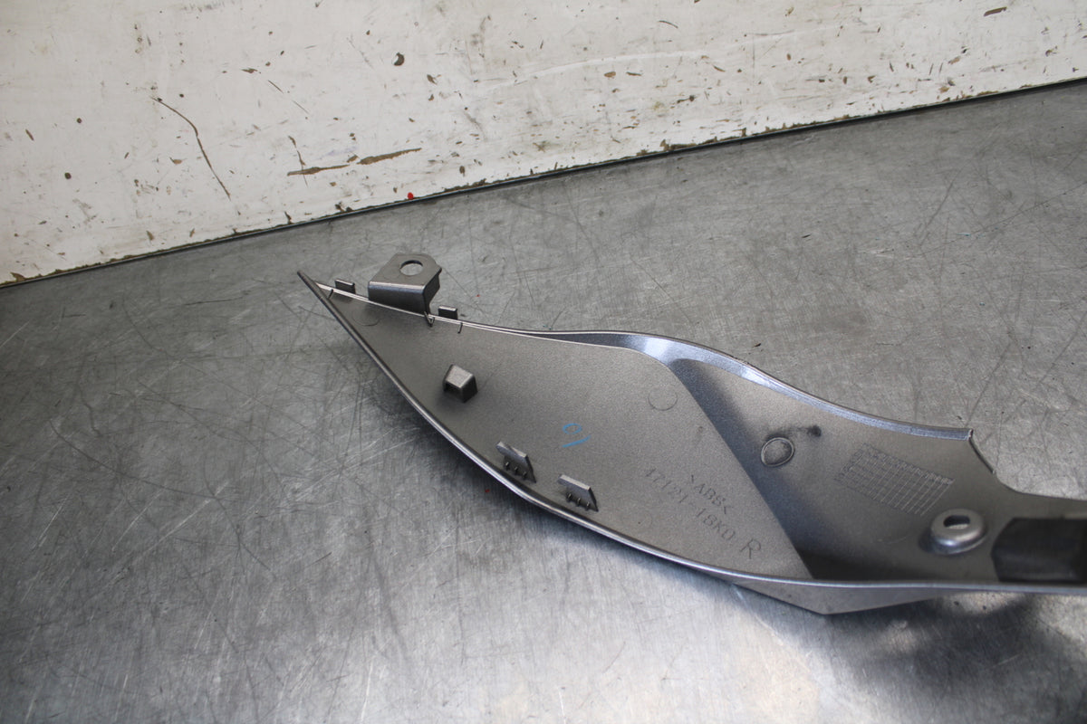 17-24 SUZUKI SV650 RIGHT LOWER MID UPPER SIDE FAIRING COWL  BB706