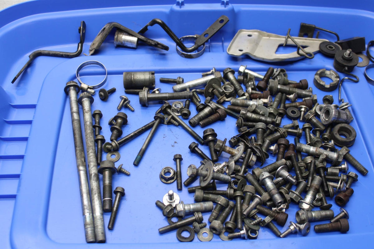 1999 Suzuki GSXR600 MISCELLANEOUS BOLTS AND HARDWARE.BB580