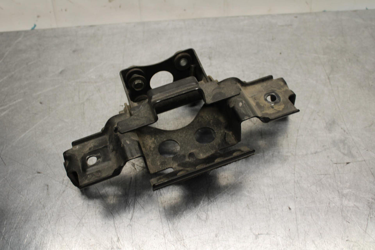 1999 Suzuki GSXR600 REAR BACK TAIL LIGHT MOUNT BRACKET BB580