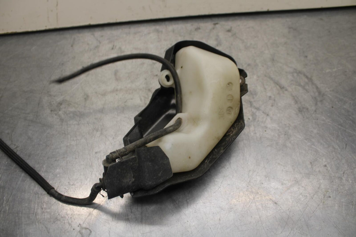 2014 Yamaha FZ09 COOLANT WATER TANK RESERVOIR BOTTLE 1RC-21871-00-00 BB81