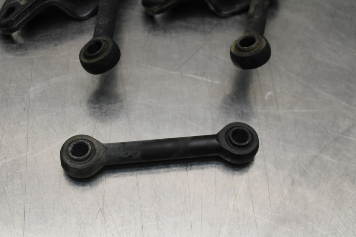 09 HARLEY-DAVIDSON SPORTSTER 1200 XL1200C ENGINE MOUNT MOTOR BRACKET BB776