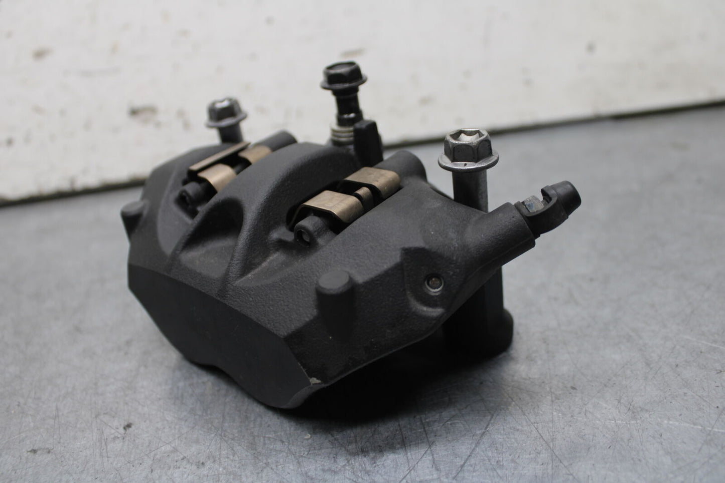 13-18 KAWASAKI NINJA ZX6R RIGHT LEFT FRONT BRAKE CALIPER SET PAIR CALIPERS BB666