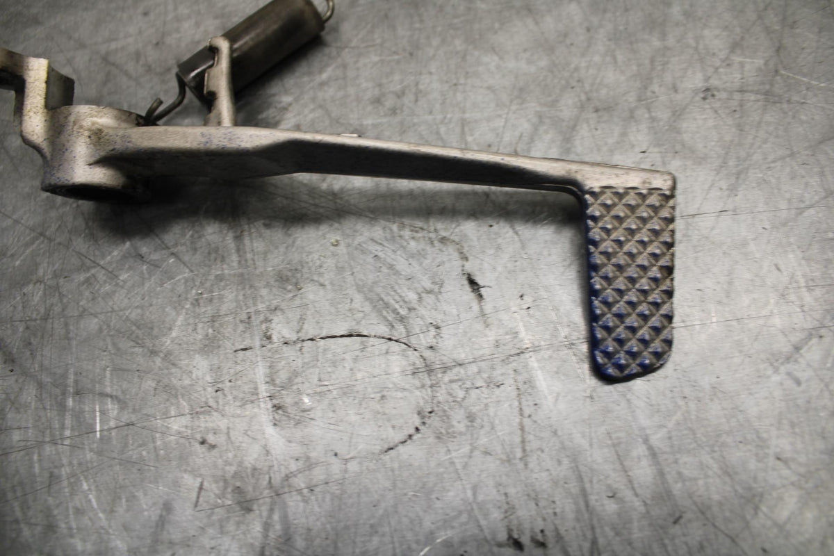 07 YAMAHA YZF R6 RIGHT REARSET BRAKE FOOT PEDAL 2C0-27211-00-00 BB495