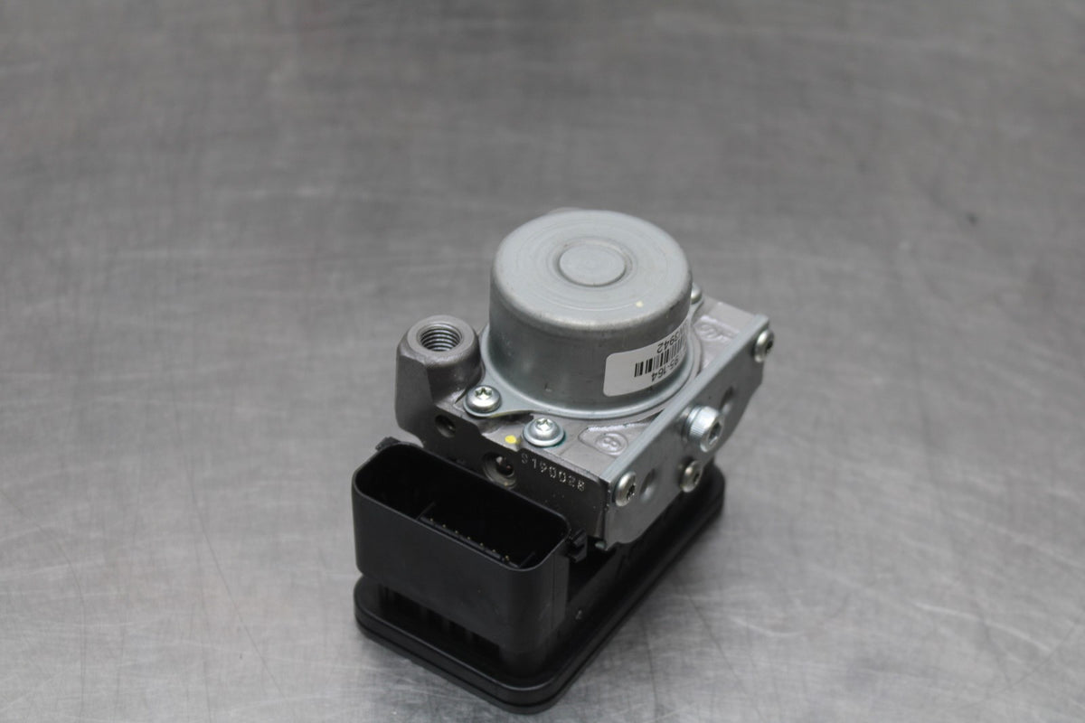 18 SUZUKI GSXR1000 ABS PUMP UNIT MODULE BB642