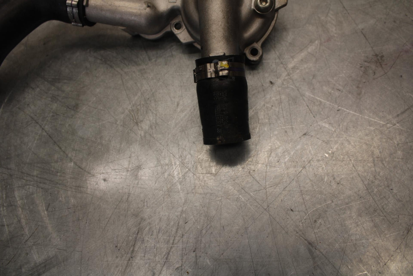 2010 Aprilia RSV1000R ENGINE WATER COOLANT PUMP COVER BB513